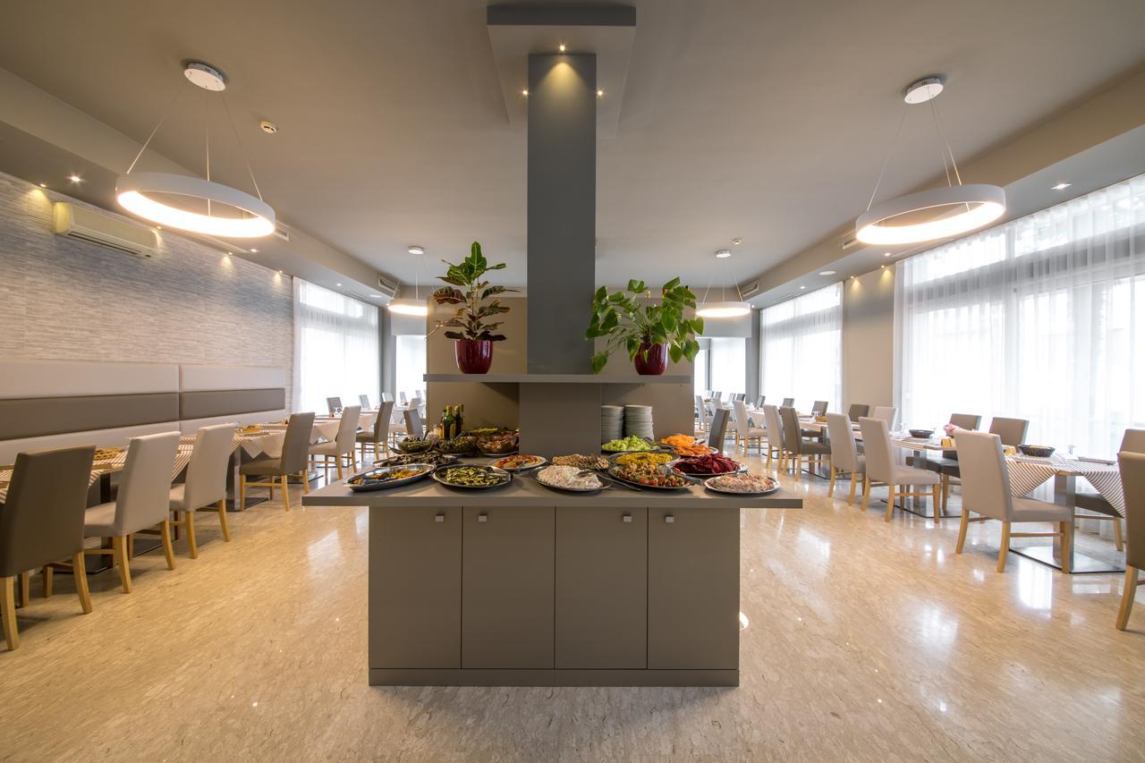 Hotel Torino Лидо ди Йезоло Екстериор снимка