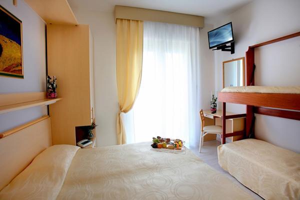 Hotel Torino Лидо ди Йезоло Екстериор снимка